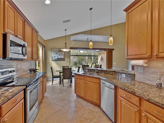 5th image of 9122 Shadow Glen Way