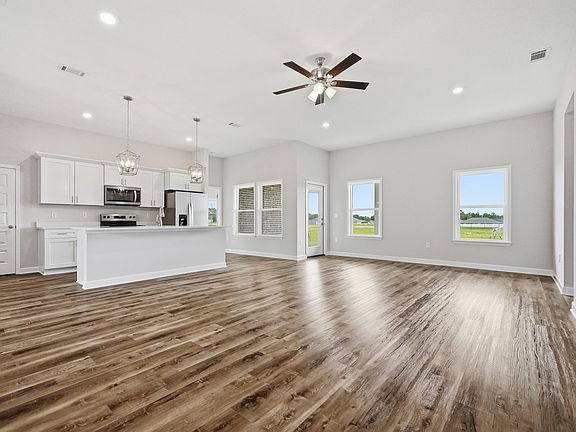 5th image of 6111 Mildreds Way