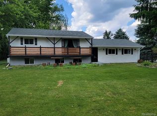 3929 N Briarvale Rd, Auburn Hills, MI 48326