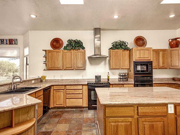 5th image of 9993 N Sunset Creek Pl
