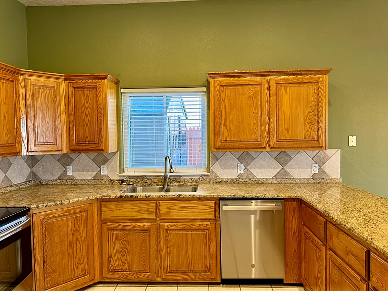 3616 Benjamin Davis Dr — Photo 4