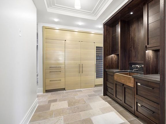 5th image of 230 W 56th St APT 64A