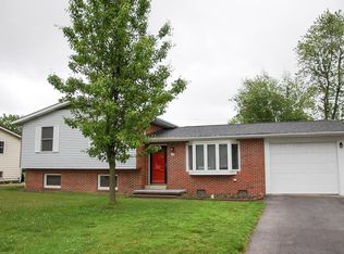 18 Birchwood Rd, Litchfield, IL 62056