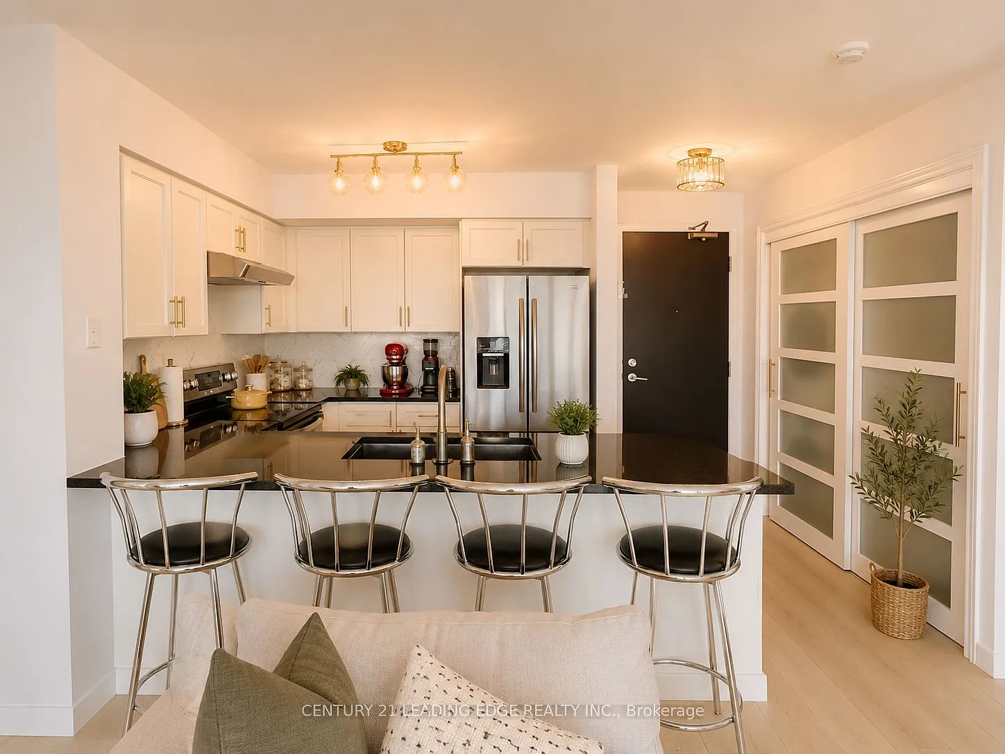 2 bed, $3,600 — Photo 2