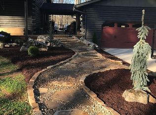 5220 Oak Grove Cir, Cumming, GA 30028