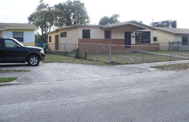 2nd image of 2540 NW 120th St