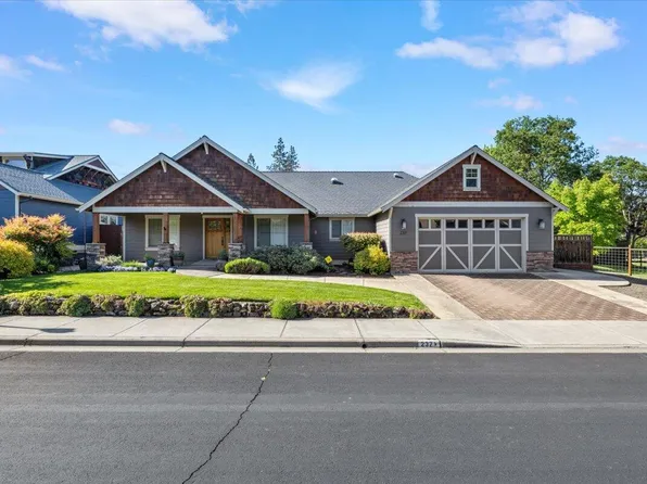 237 Echo Way, Eagle Pt, OR 97524