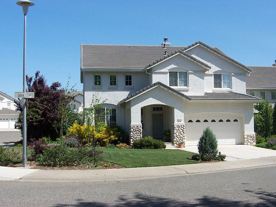 corner lot in cul-de-sac