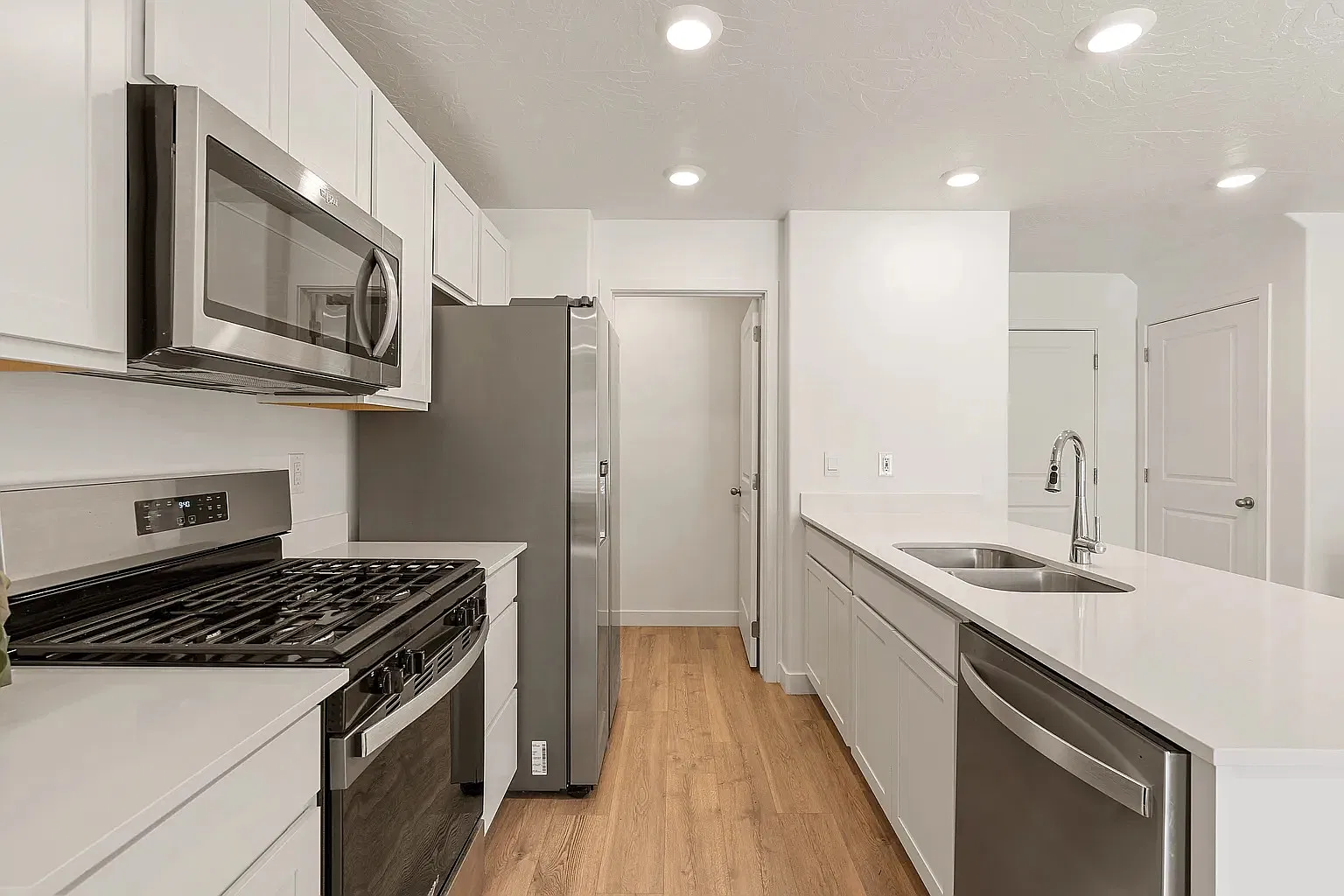 3 bed, 1395 sqft, $1,850 — Photo 4