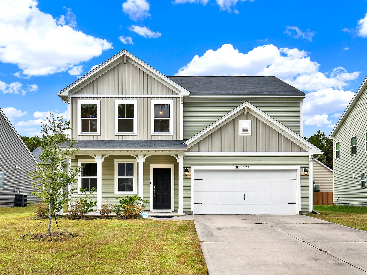 3 bed, 2.5 bath, 2384 sqft, $2,400 — Photo 1