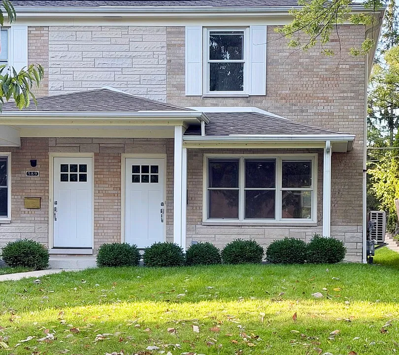 587 Ivy Ct