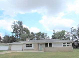 123 Pleasant View Dr, Mitchell, IN 47446