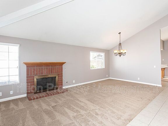 4th image of 29534 Brookfield Dr