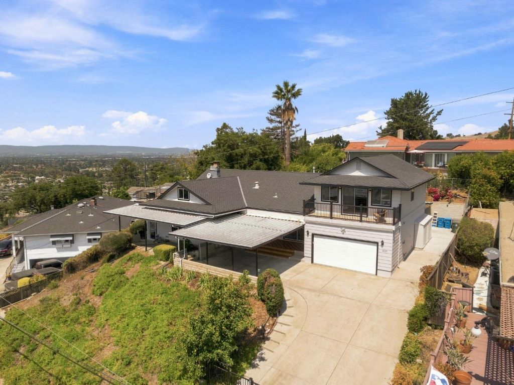 16125 Yona Vista Avenue photo 1