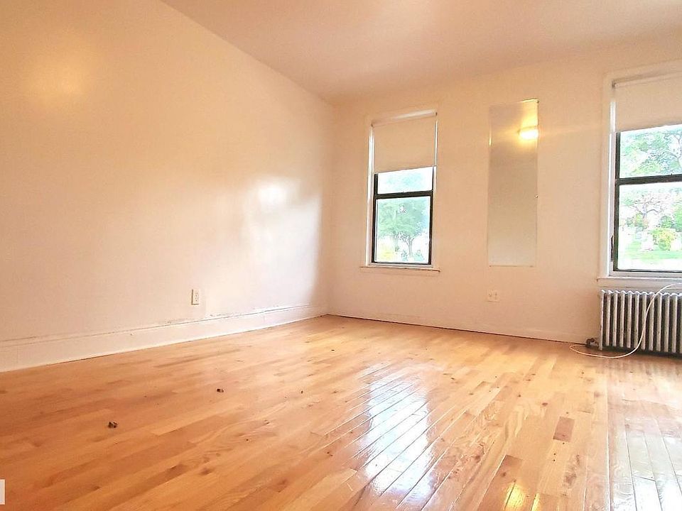 2nd image of 586 7th Ave APT 3L