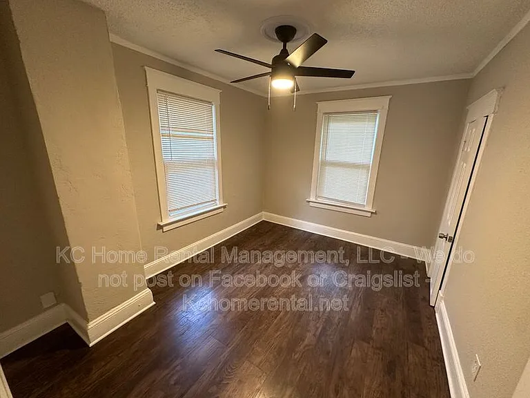 3016 E 32nd St — Photo 43