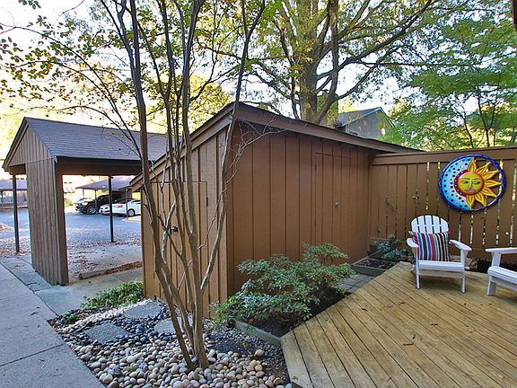 Carport and great space