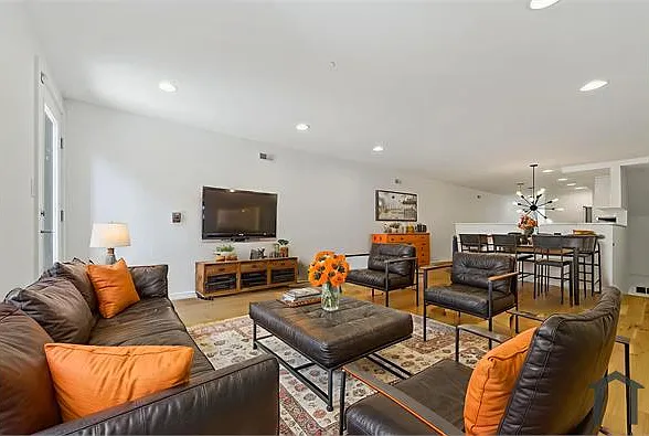 2538 W Girard Ave #A — Photo 2