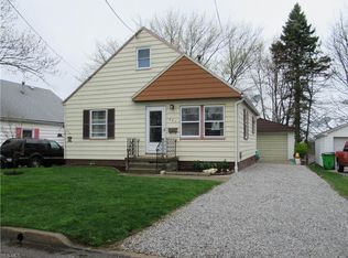 627 Franklin Ave, Barberton, OH 44203