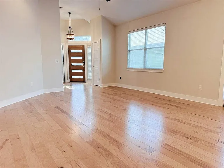 7208 Lysander Ct — Photo 5
