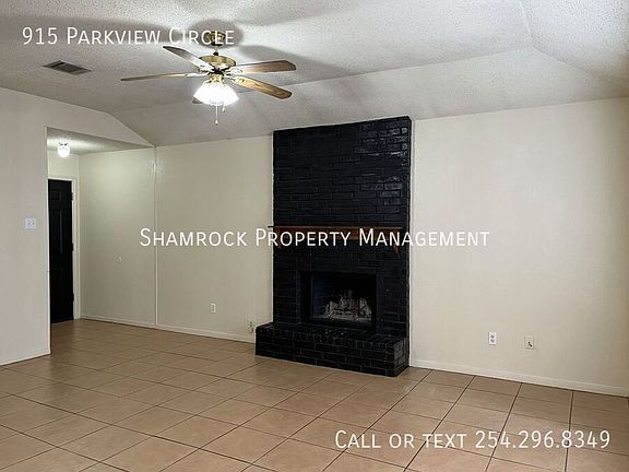 3rd image of 915 Parkview Cir