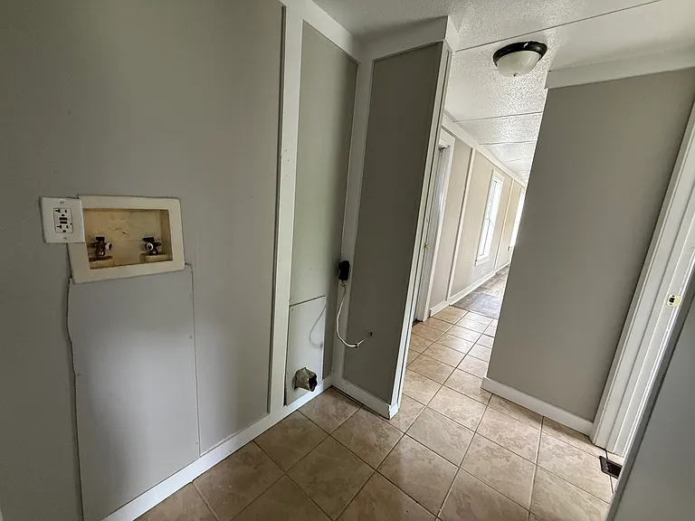 115 Linden Ln — Photo 10