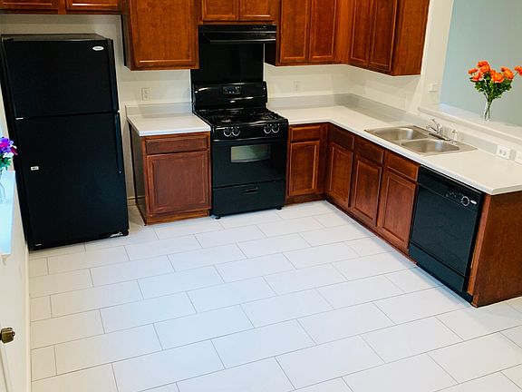 3rd image of 14416 Charles Dickens Dr #B