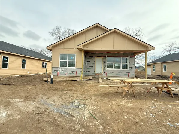 823 SE 11th St, Des Moines, IA 50309