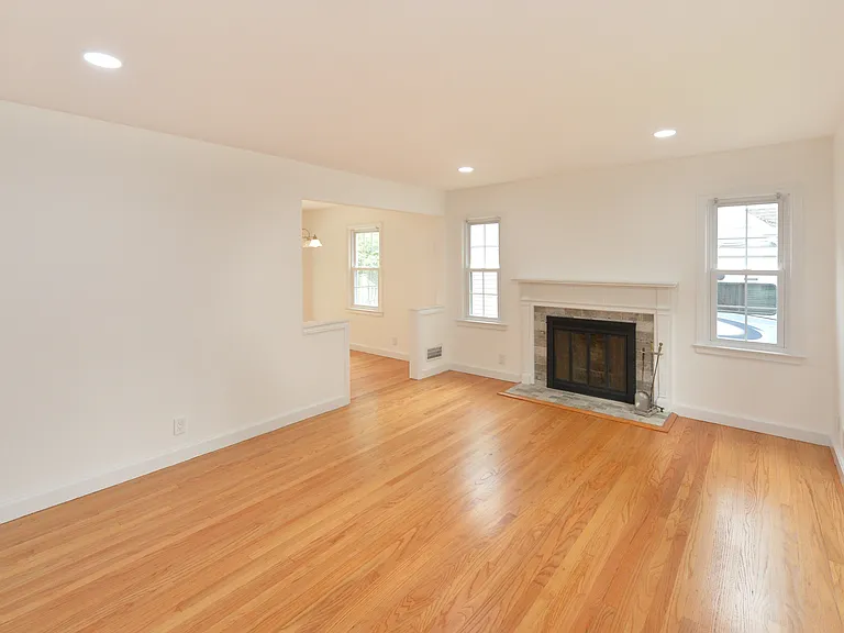 10 Remington Rd — Photo 3