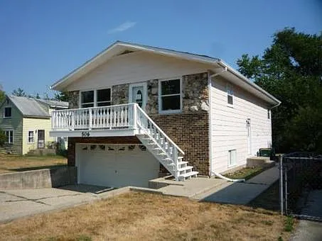 506 Golfview Dr photo 1
