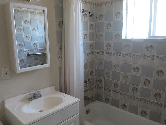 5th image of 25192 Van Leuven St APT C