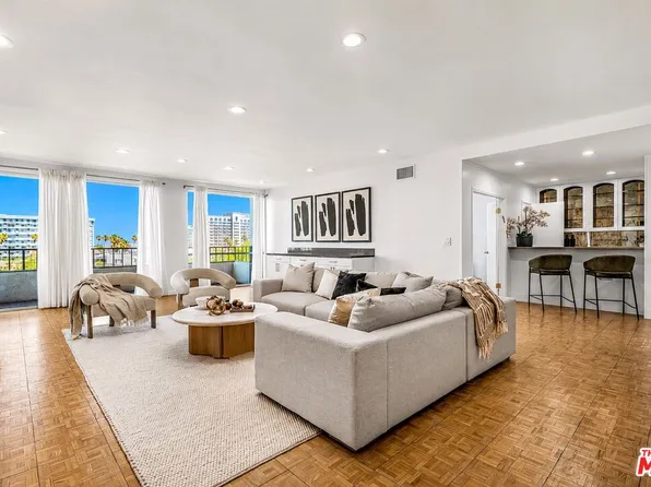 339 N Palm Dr APT 504, Beverly Hills, CA 90210