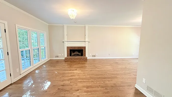5 bed, 3.5 bath, 2893 sqft, $3,950 — Photo 4