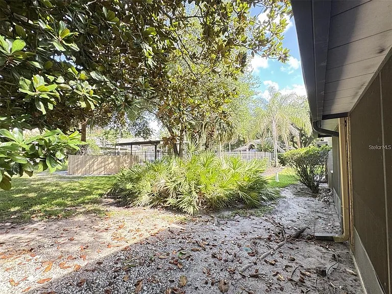 497 Club Dr — Photo 23