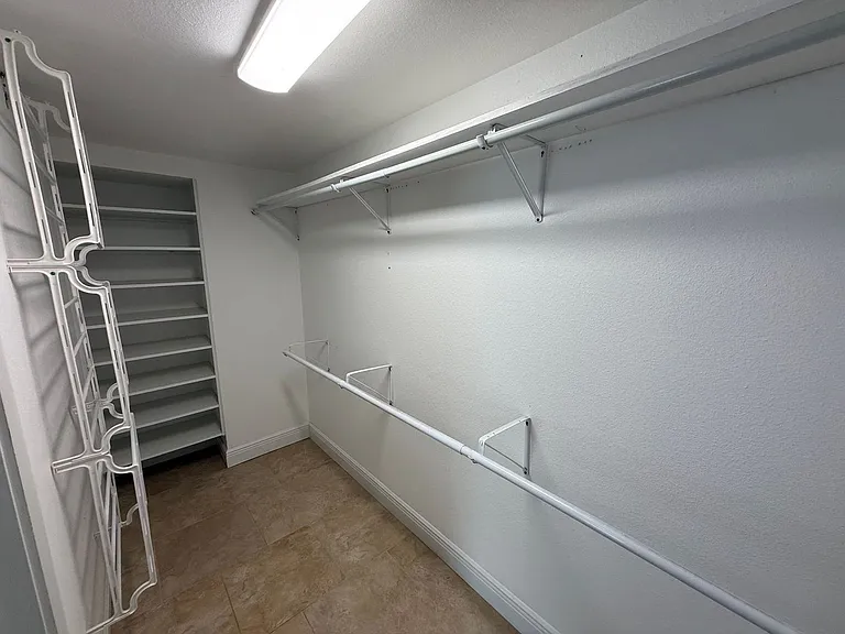 905 Poinciana Dr — Photo 22
