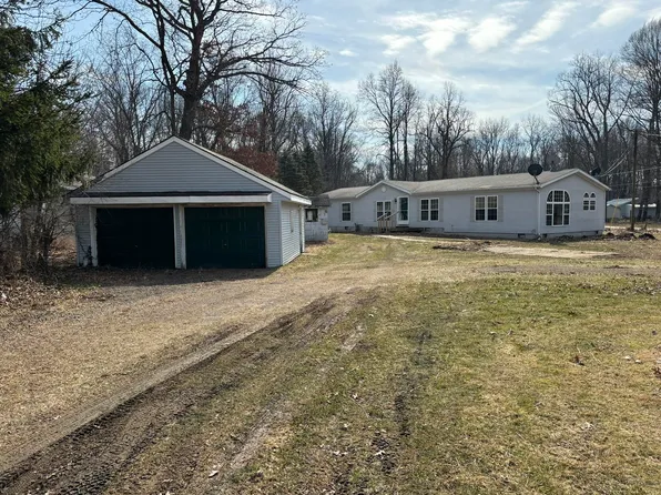 24951 Harris St, Edwardsburg, MI 49112