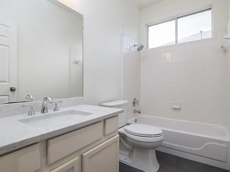 1503 Brighton Bend Ln — Photo 14