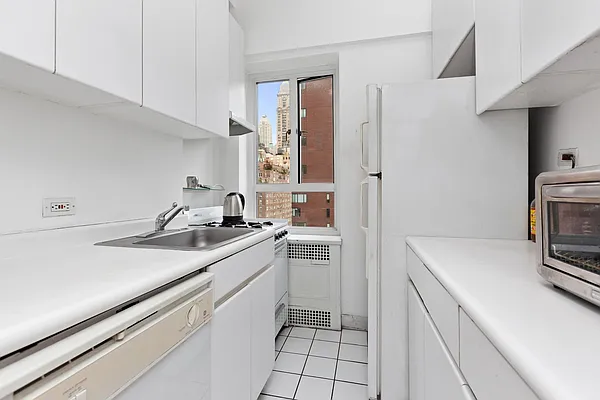 Sold by Akam Sales and Brokerage | media 8