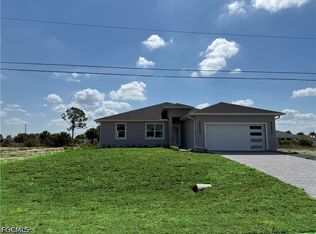 3433 NE 14th Place Cpe, Coral, FL 33909