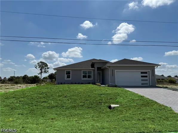 3433 NE 14th Place Cpe, Coral, FL 33909