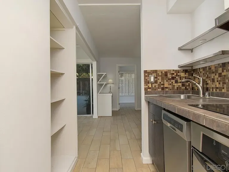 2368 Torrey Pines Rd #61 — Photo 21