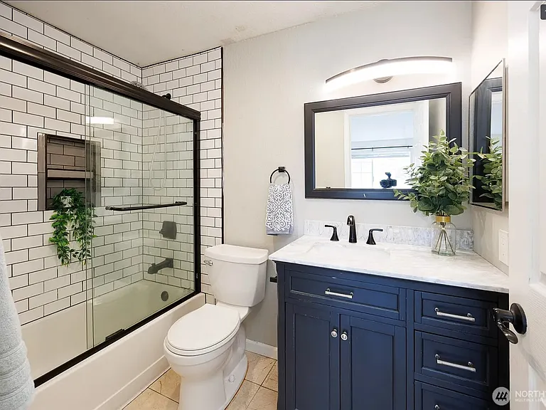 16817 Larch Way E #F201 — Photo 9