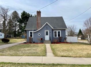 125 W 4th St, Manawa, WI 54949