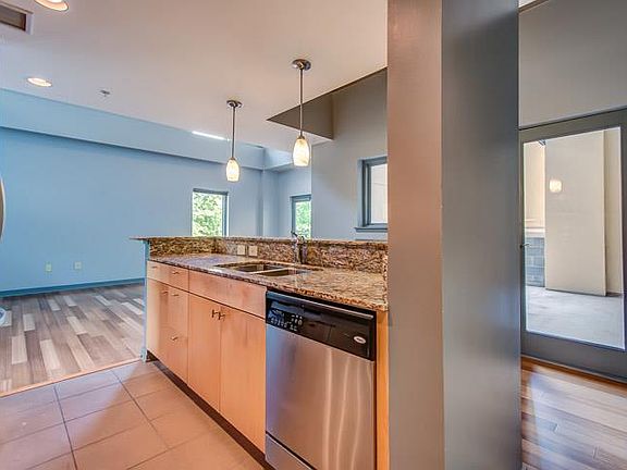 3rd image of 1101 18th Ave S APT 211