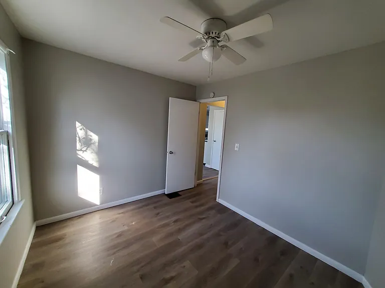 BEDROOM 3

10.5FT X 8FT