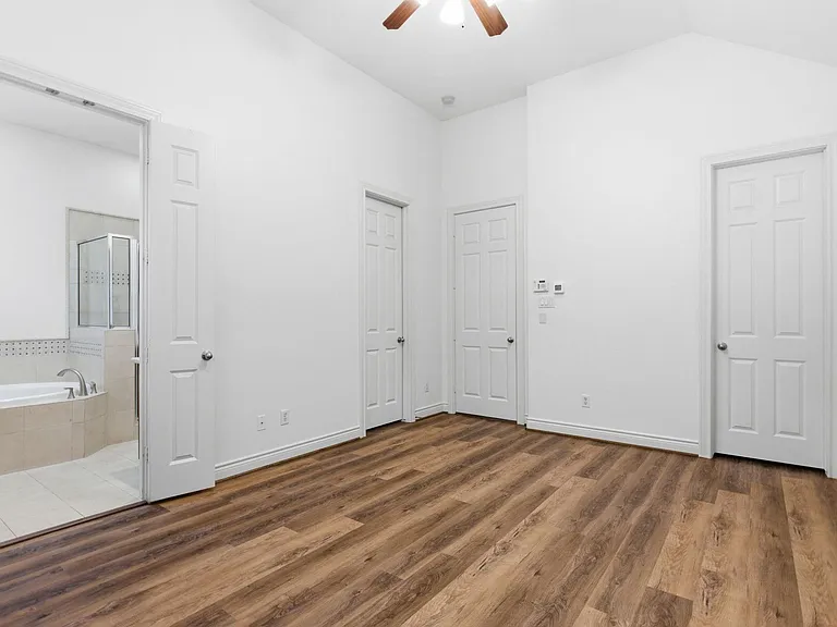 1303 Sherwood Point Ln — Photo 29
