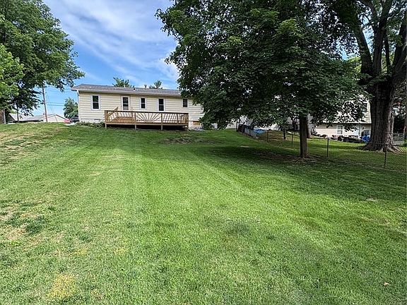 4th image of 203 Greenfield Dr
