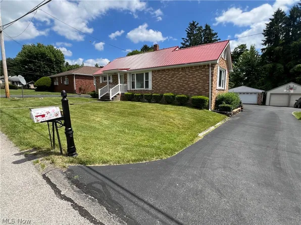 750 Manor Ln, East Liverpool, OH 43920