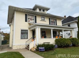 922 7th Ave S, Escanaba, MI 49829