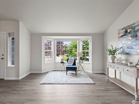 3rd image of 17525 90th Ave E